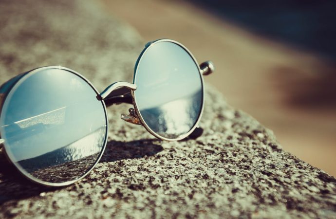Worauf sollte man achten, wenn man die passende Sonnenbrille für den kommenden Sommer einkauft?